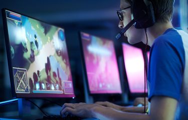 Menghadapi Burnout dalam Industri Game: Tips untuk Profesional dan Pemain